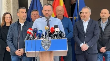 (ВИДЕО) Обезбедена е видеоснимка на која се гледа како сопругот ја удира жртвата, соопшти Тошковски