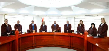 ПРЕДМЕТОТ ЗА ЗАКОНОТ ЗА УПОТРЕБА НА ЈАЗИЦИ: Постапката има за цел усогласување со Уставот, а не „давање или одземање“ права, следната година се очекува решение, вели Костадиновски