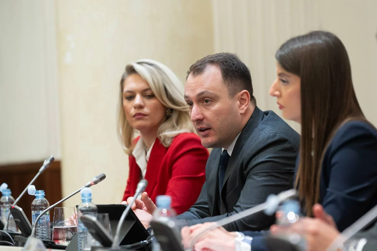 Андоновски: Безбедноста на децата во дигиталниот простор е прашање што бара јасен, системски и одговорен пристап