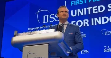 Хегсет: Иран утре мора да направи мудар избор, Трамп не се шегува со ултиматумот