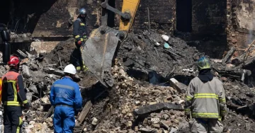 РУСКИ МАСОВЕН НАПАД ВРЗ КИЕВ: Најмалку 25 загинати во ноќна офанзива со ракети и дронови