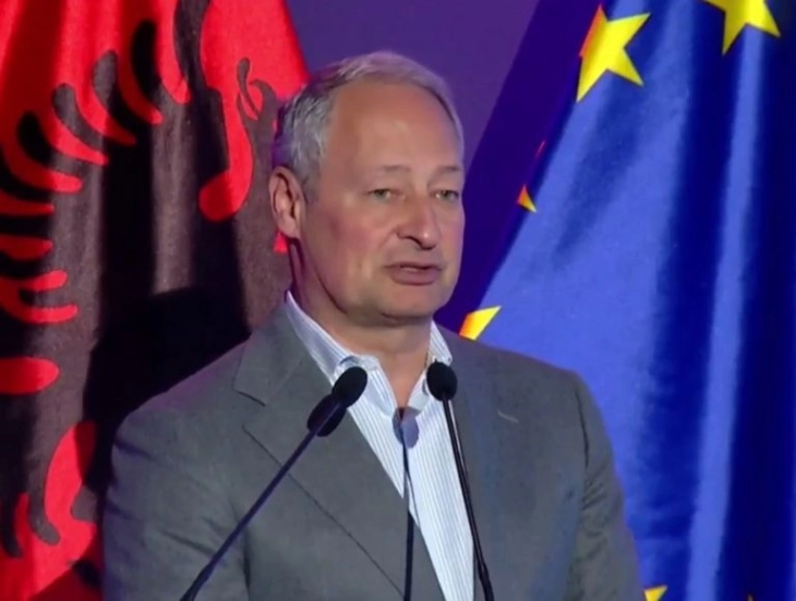 Шидер: Ако продолжи со ова темпо на реформи, Албанија ќе биде во ЕУ до 2029 година