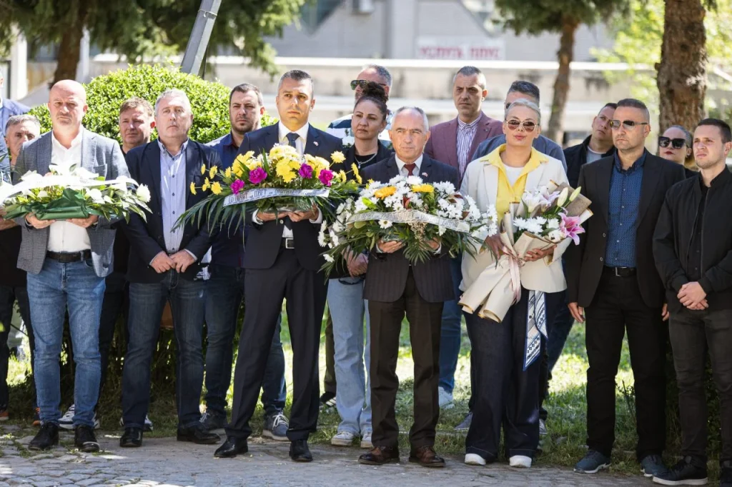 (Фото) 25 години од загинувањето на бранителите кај Вејце: „Битола засекогаш ќе го зачува споменот“