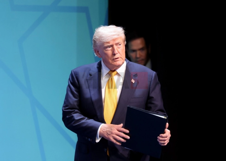 Трамп: Ормуската Теснина е отворена за комерцијален поморски сообраќај