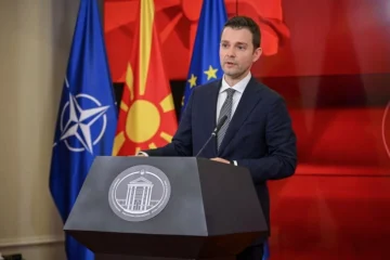 (ВО ЖИВО) Прес-конференција на министерот Муцунски