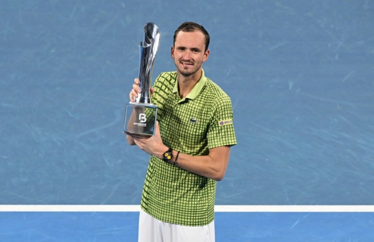 Медведев го освои турнирот во Бризбејн