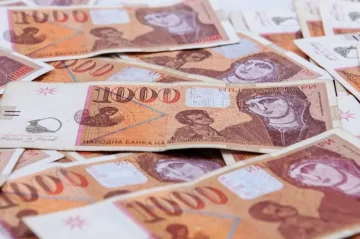 ВЕЛЕШАНКА ОШТЕТЕНА ЗА 16.000 ДЕНАРИ: Измамена преку лажна СМС порака за сторен сообраќаен прекршок