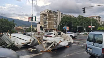 УРАГАН НАПРАВИ ПУСТОШ НИЗ МАКЕДОНИЈА: Регистрирани ветрови со брзина од 134 км/час