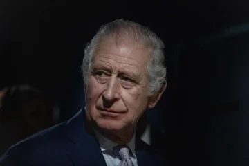 ПО АПСЕЊЕТО НА НЕГОВИОТ БРАТ СЕ ОГЛАСИ КРАЛОТ ЧАРЛС: Законот мора да си го направи своето