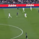 Ова ретко се гледа: Арда Ѓулер постигна гол од пола терен! (Видео)