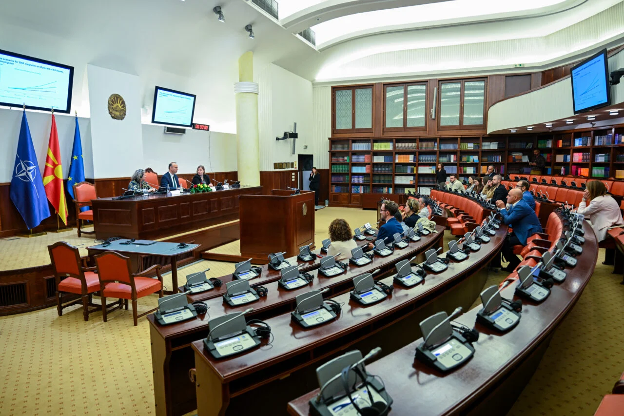 Ниската продуктивност и инвестиции, слабата конкуренција и владеењето на правото: посочени предизвиците во Извештајот на Светска банка