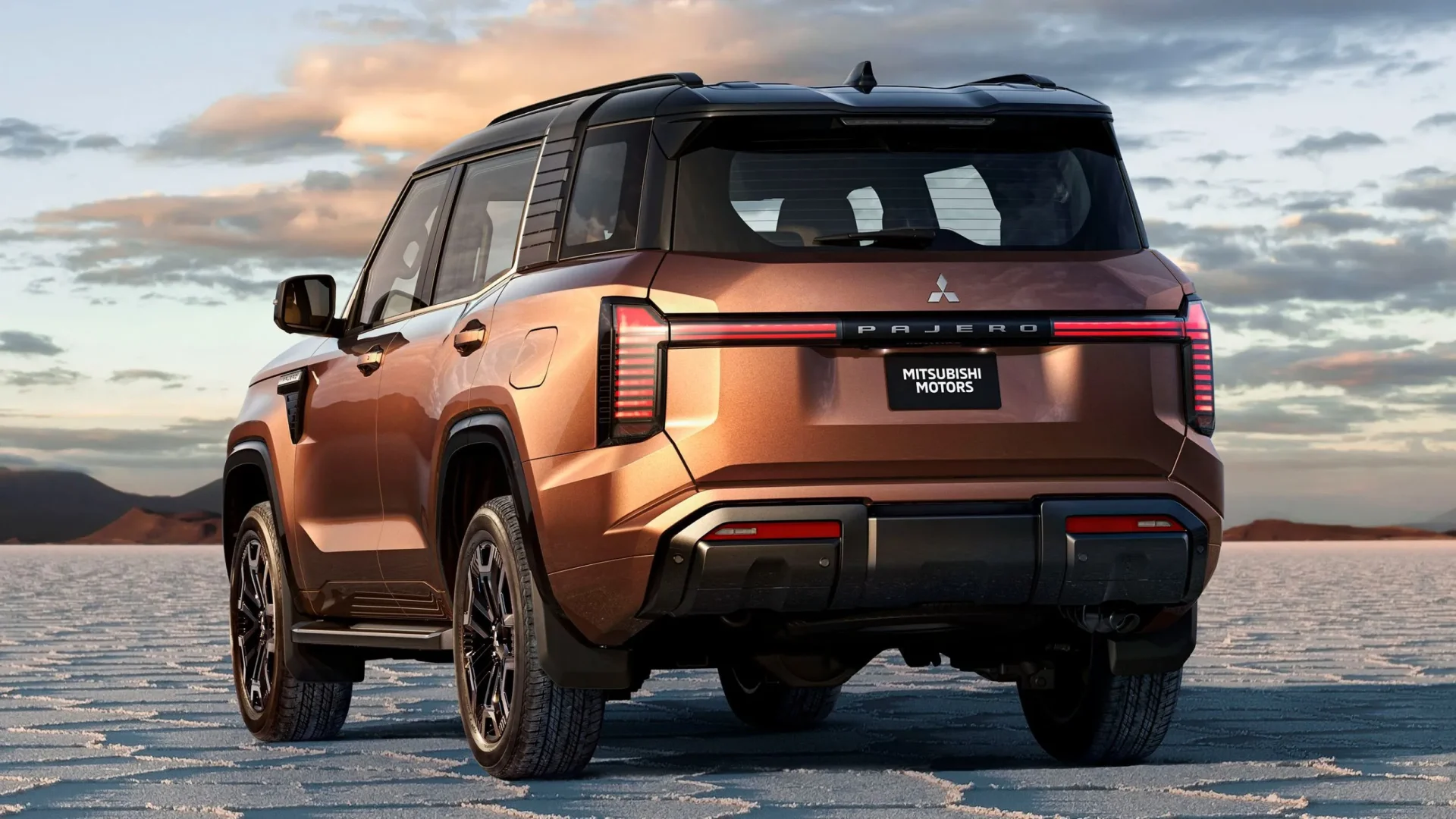 Mitsubishi Pajero се врати: Пристигна новата генерација на култниот SUV