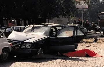 АВТОМОБИЛ-БОМБА, ШЕСТ НАСТРАДАНИ И БЕЗ ОДГОВОР КОЈ СТОЕЛ ЗА НАПАДОТ: 31 година од атентатот врз Киро Глигоров