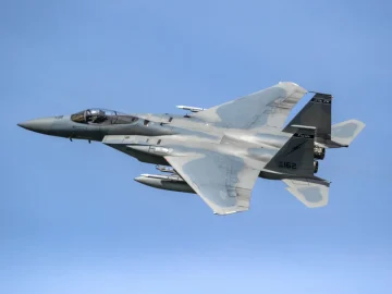 Спасен еден член од екипажот на соборениот американски Ф-15Е над Иран, потрагата по вториот продолжува