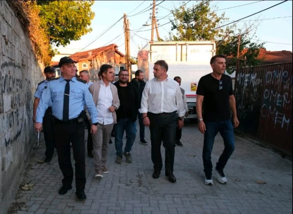 (Фото) Лукровски на средба со жителите на Злокуќани: Мапирани проблеми, следуваат конкретни мерки