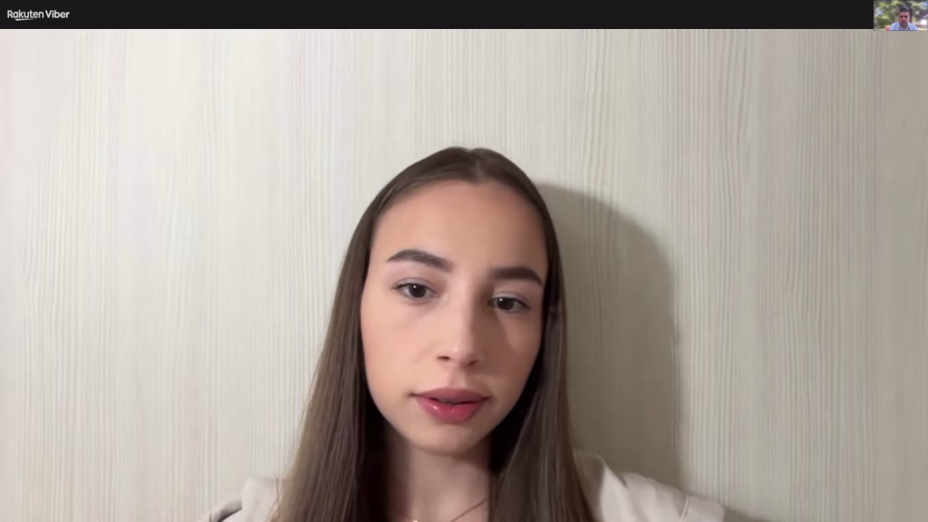 ВИДЕО Заробена во сопствената држава, Ива од Кочани се соочува со парализа додека судот не ѝ дозволува лекување во странство