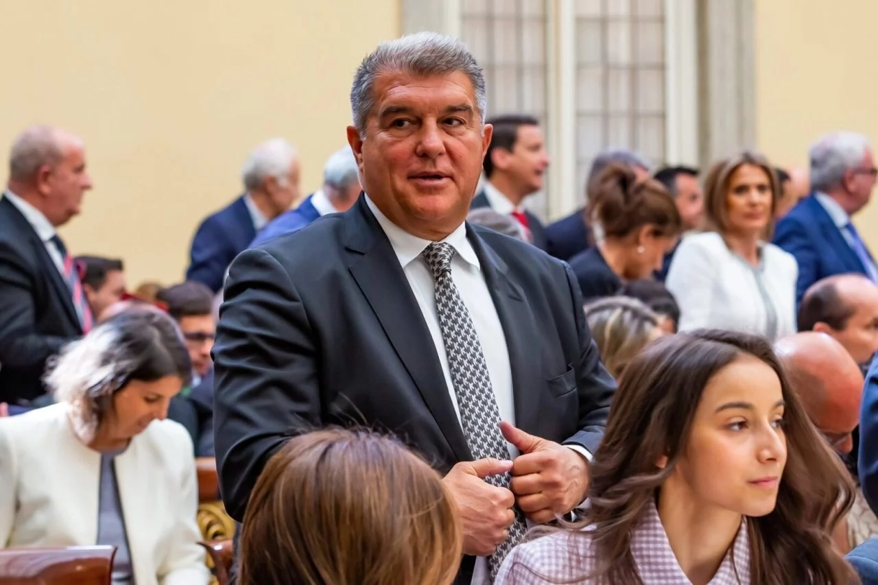 Лапорта: Ќелавиот нè предаде, ни збоде нож во грб