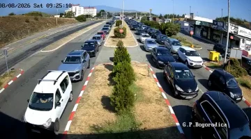 ЗГОЛЕМЕНА ФРЕКВЕНЦИЈА НА ПАТИШТАТА: Се чека по 30 минути на Табановце и Богородица