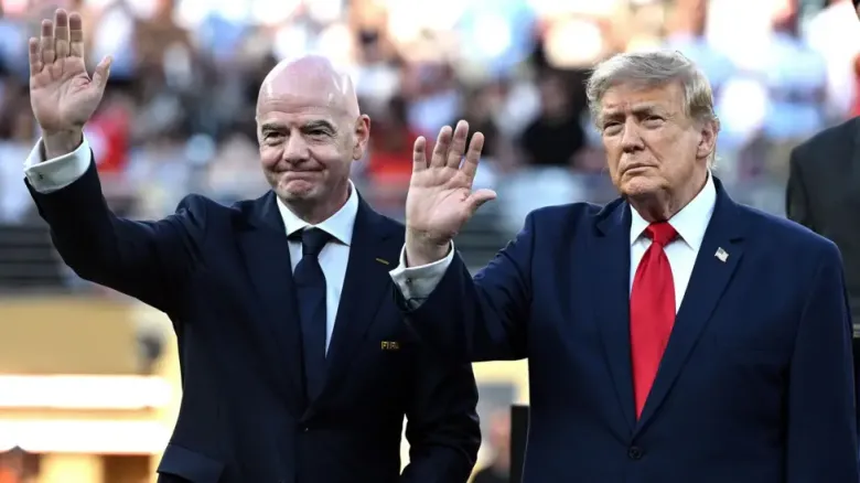 Трамп го поддржа Инфантино: „Ужасна грешка би било да го сменат“