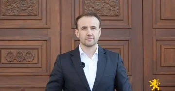 СТАБИЛЕН РАСТ НА ЕКОНОМИЈАТА: Во шест квартали креирани 18.000 нови работни места