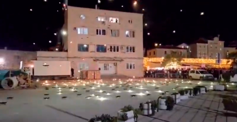 ВИДЕО Дебакл на новогодишната претстава со дронови во Будва!