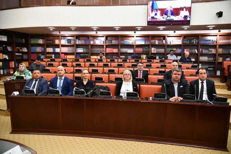 Пет кандидати на интервју за член на ДКСК