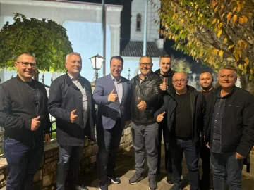 СО СИТЕ СИЛИ ЗА ПРЕПОРОД ВО КИЧЕВО: Да дадеме масовна поддршка за др. Александар Јовановски во недела, вели Николоски