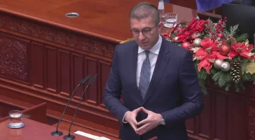 (ВО ЖИВО) Пратенички прашања во Собранието