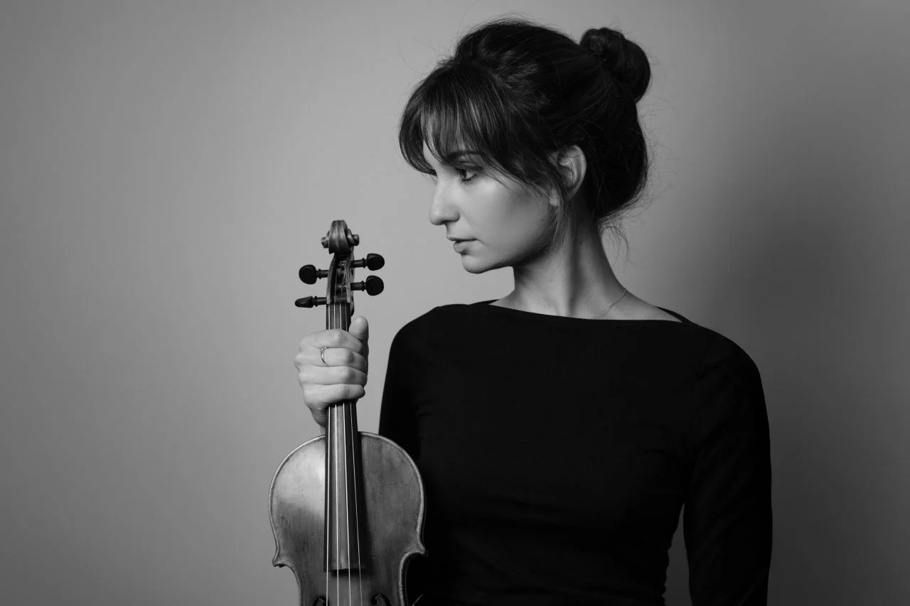 „Рапсодија“ со шведската виолинистка Ава Бахари и светски познатата Бар Авни