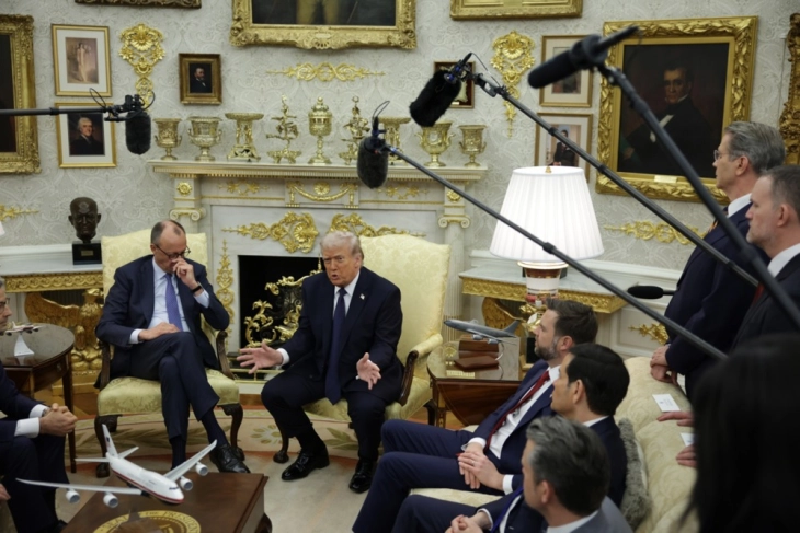 Трамп: Цените на нафтата ќе паднат кога ќе заврши војната, подобро е ако Иран не го води Пахлави