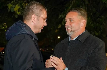 Мицкоски: Политички глодари се ситат на здравствената состојба на Лукровски