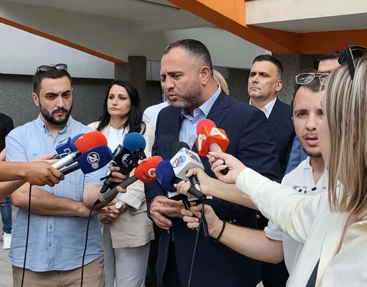 Тошковски: Експертски тимови од ЈП „Водовод“-Скопје во Гостивар ја детектираат сосотојбата со водата, првично потребно е хиперхлорирање на системот