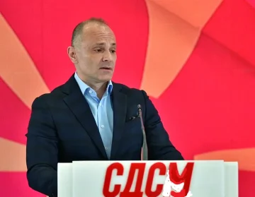 Филипче исчезна од Собранието, но е активен на X – попладнево ја напушти Македонија и замина за Франкфурт