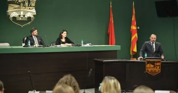 ЗА РЕШАВАЊЕ НА СООБРАЌАЈНИОТ ХАОС: Советот на Град Скопје издвои 25 милиони денари за паметен зелен бран