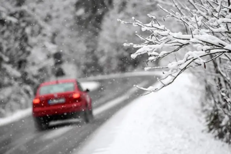Сообраќајот на државните патишта се одвива во зимски услови
