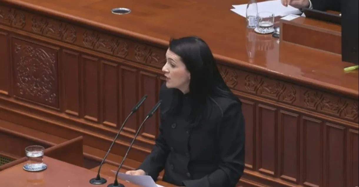 Костадиновска-Стојчевска до Љутков: Ќе земат ли мартовска плата вработените во култура според колективен договор?