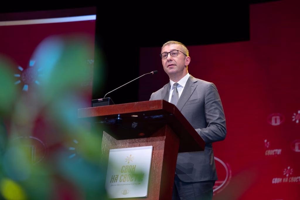 Мицкоски предупреди на можни сценарија за дестабилизација: Нема да паднам во замките на службите