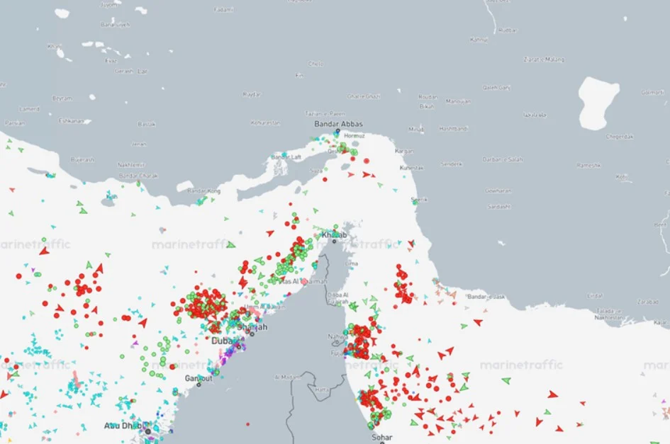 Германски брод помина низ Ормускиот теснец и покрај блокадата