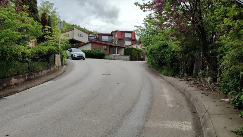 Жителите на Водно се жалат на небезбедни улици без тротоари и пешачки, најавија протест