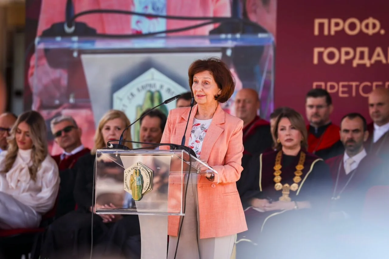 Сиљановска-Давкова до бруцошите: Вреди да се студира, предава и живее на УКИМ, како заеднички дом на професорите и на студентите