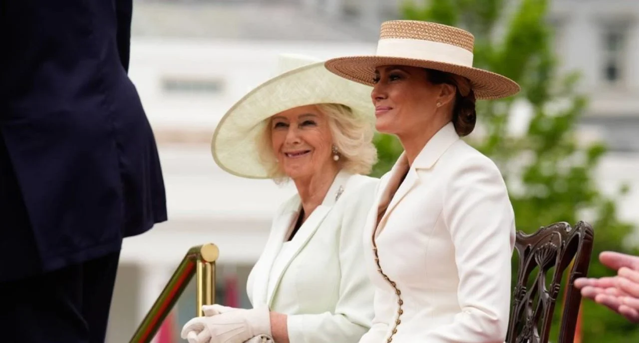 Камилa со британска шега ја збуни Меланија Трамп: Нивниот разговор стана хит на социјалните мрежи