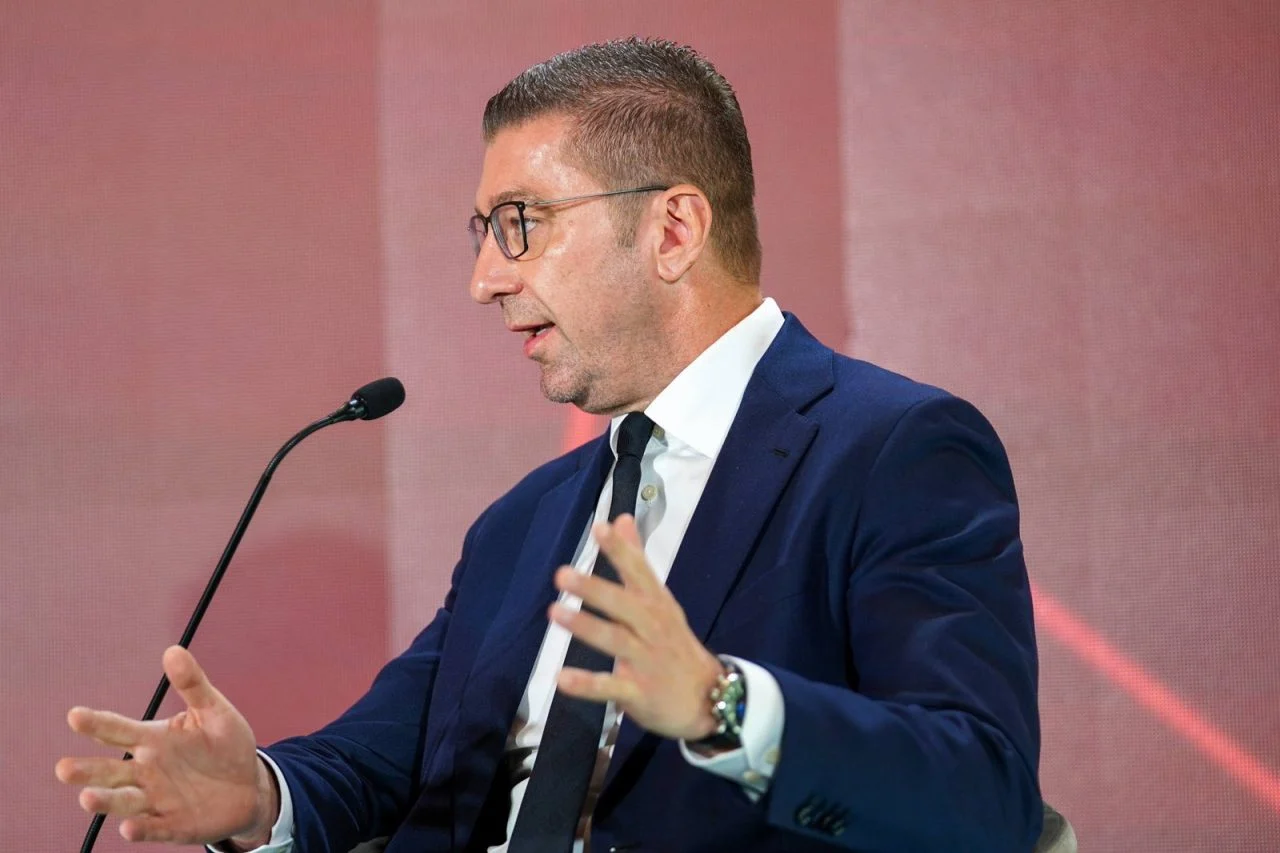 Мицкоски на Македонија 2025: Успешно ги менаџираме работите во државата, шест квартали по ред имаме 3,5 проценти реален раст на БДП