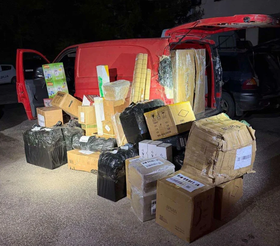 (Фото) Тројца приведени за криумчарење на македонско-косовската граница, одземени две возила и стока