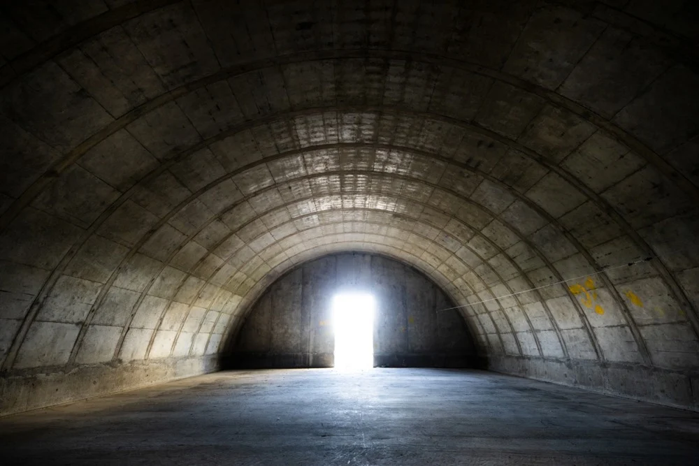 Нападот со дрон на Кипар ја открива лошата состојба на засолништата низ Европа