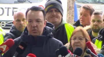 (ВИДЕО) НИКОЛОСКИ СО ПОДДРШКА ЗА ПРЕВОЗНИЦИТЕ: Овој протест е предупредувачки, за проблемот постојат три решенија