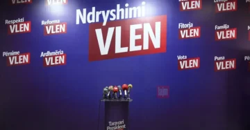 ВРЕДИ: Ахмети наместо одговори, си пишува писма сам на себе