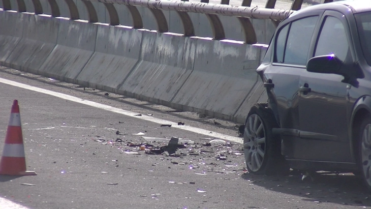 Осум возила учествувале во сообраќајна несреќа на автопатот Штип – Скопје