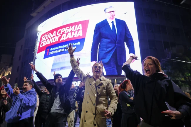 ЈА ОСЛОБОДИВМЕ СРБИЈА ОД ТИРАНИЈА, КАЖАА СТУДЕНТИТЕ ПО ПОРАЗОТ НА ВУЧИЌ НА ИЗБОРИТЕ, НЕЈАСНО Е КОЈ ЌЕ БИДЕ ПРЕМИЕР