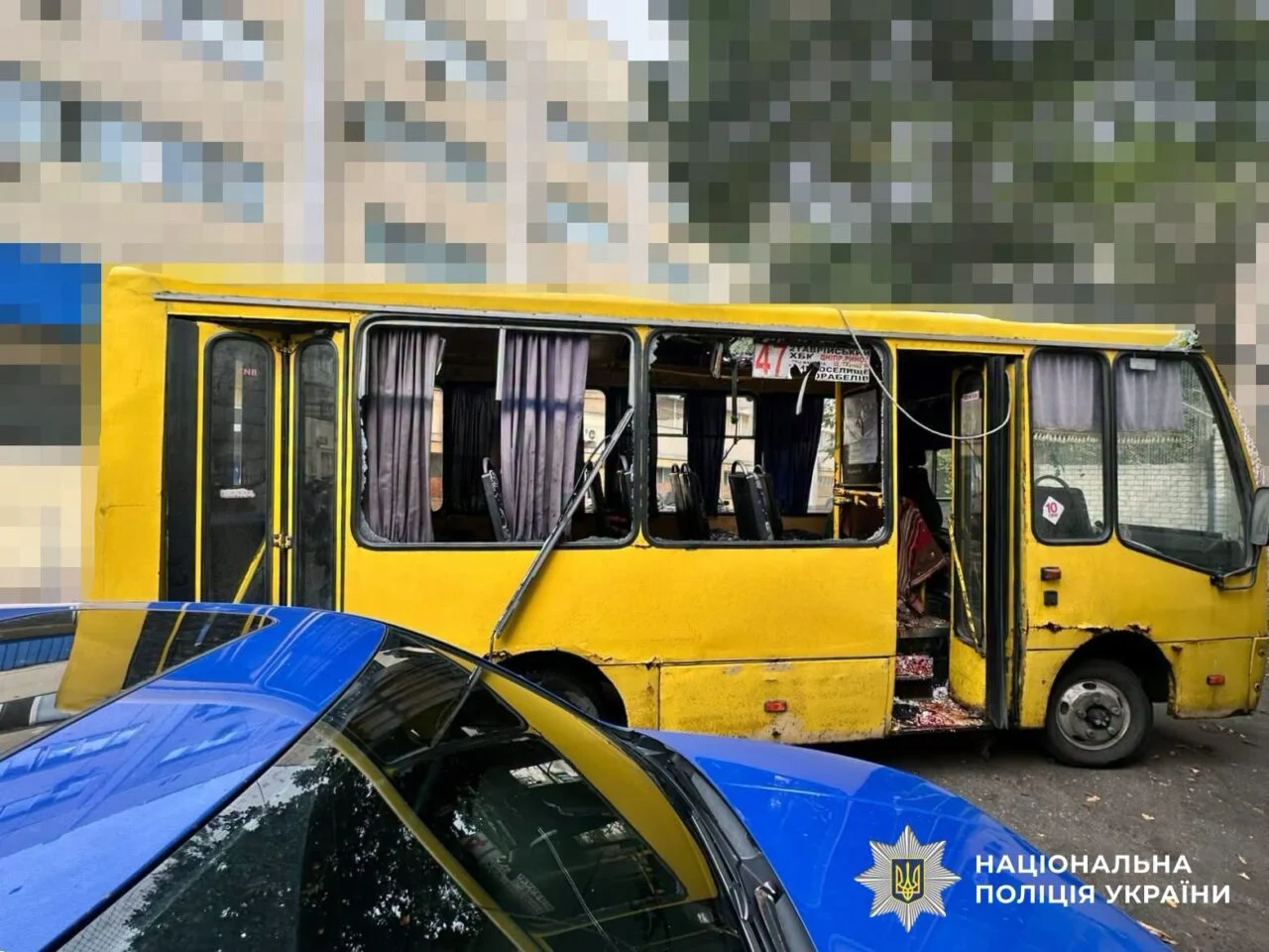 (Фото) Русите во нападот погодија автобус, четворица мртви: „Нормален човек не може да го замисли тоа“