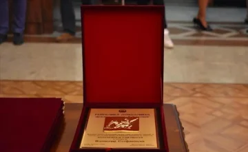 Наградата „11 Октомври“ годинава доделена на Венко Андоновски, Владо Поповски, Димитар Пандев и Ѓулумсер Касапи